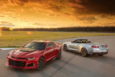 Chevrolet_Camaro_ZL1_Cabriolet_2016_85e49-1800-1200.jpg