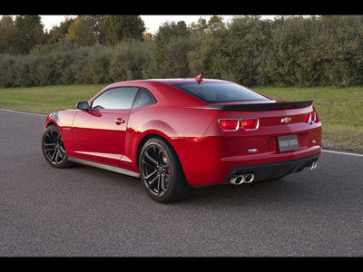 2011-Chevrolet-Camaro-1LE-Concept-Rear-And-Side-1920x1440.jpg