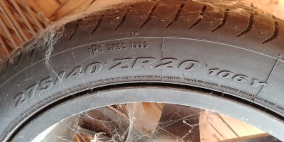 (oui, il y a des toiles d'araignée partout dessus...)