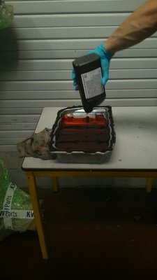 Remplissage partiel du carter de boite avant remontage.JPG