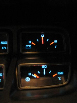 Tension batterie - moteur à l'arrêt - mano habitacle (Copier).jpg