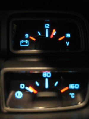 Tension batterie - moteur juste après démarrage - mano habitacle (Copier).jpg