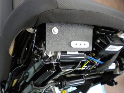 Platine de commande sous le siège conducteur 01.jpg